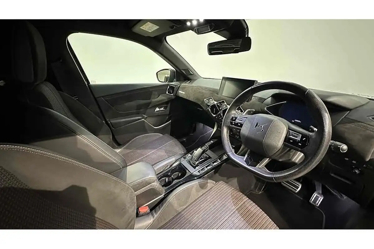 2022-ds-ds-3-crossback-12-puretech-performance-line-130ps-eat8-big-24