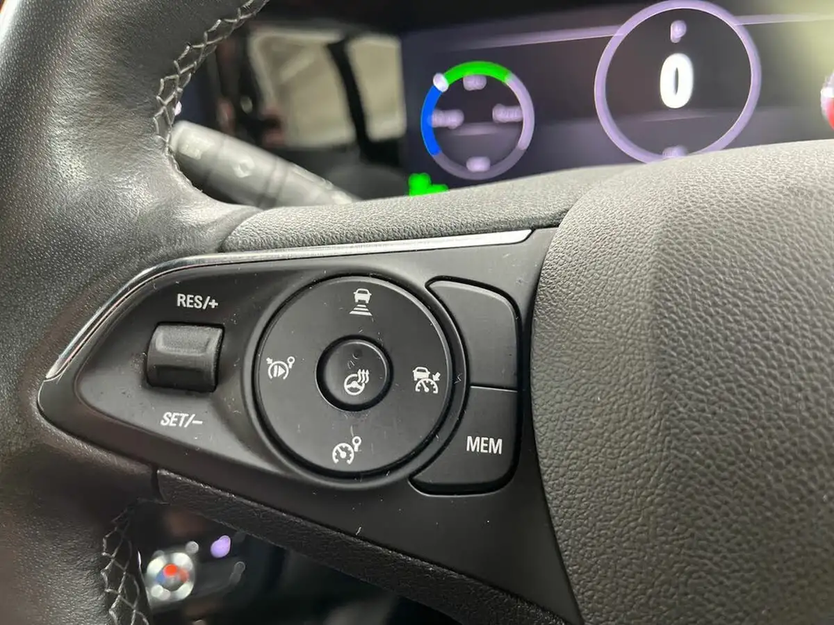 2022-vauxhall-mokka-e-sri-premium-big-17