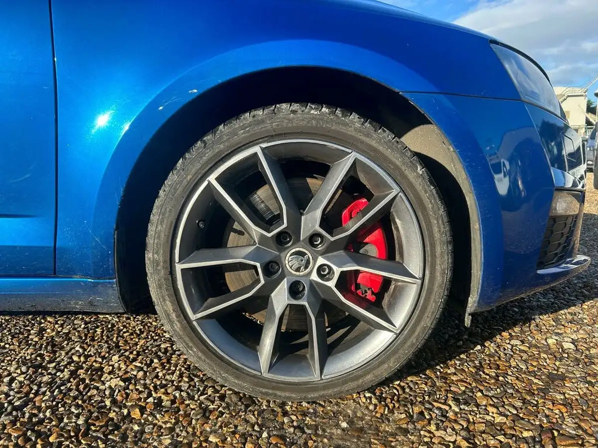 2014-skoda-octavia-20tdi-vrs-estate-dsg-big-73