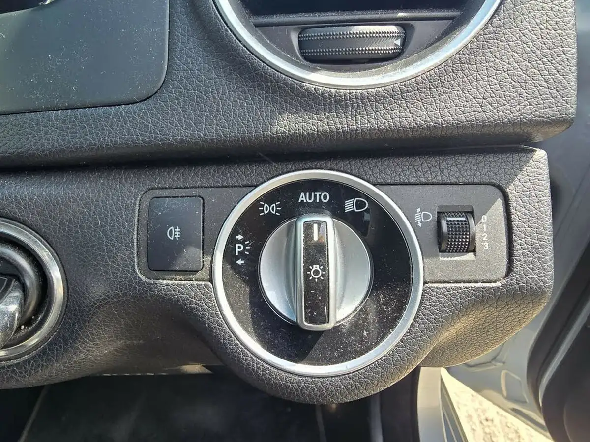 2012-mercedes-benz-c-class-21td-c220-cdi-executive-se-m-pilot-21cdi-blue-f-saloon-4d-7g-tronic-plus-big-15