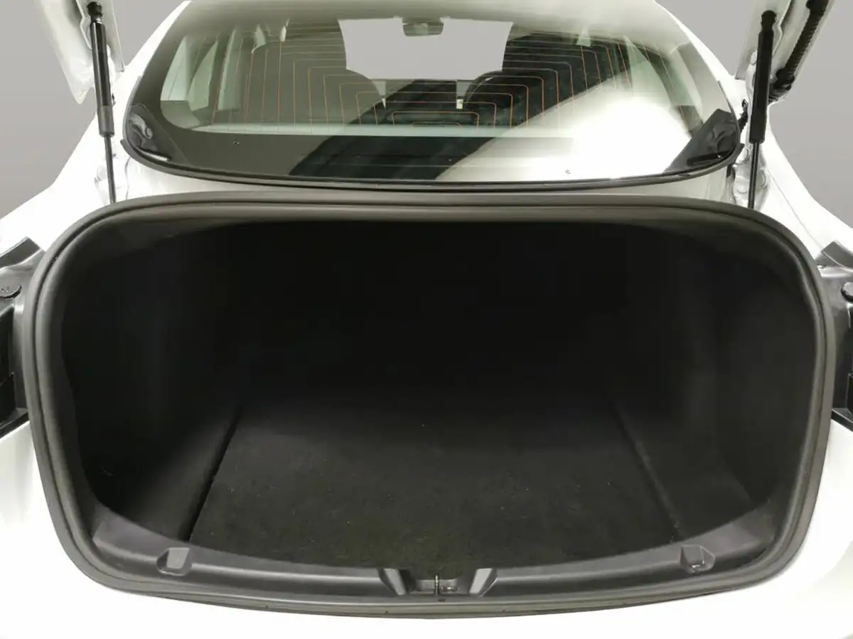 2020-tesla-model-3-e-long-range-big-34