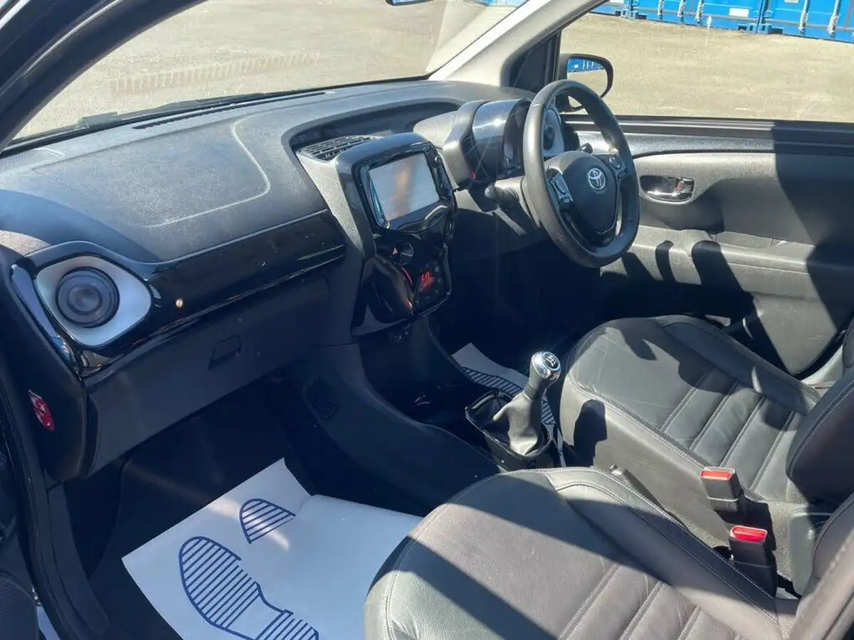2015-toyota-aygo-10-vvt-i-x-clusiv-5d-big-17