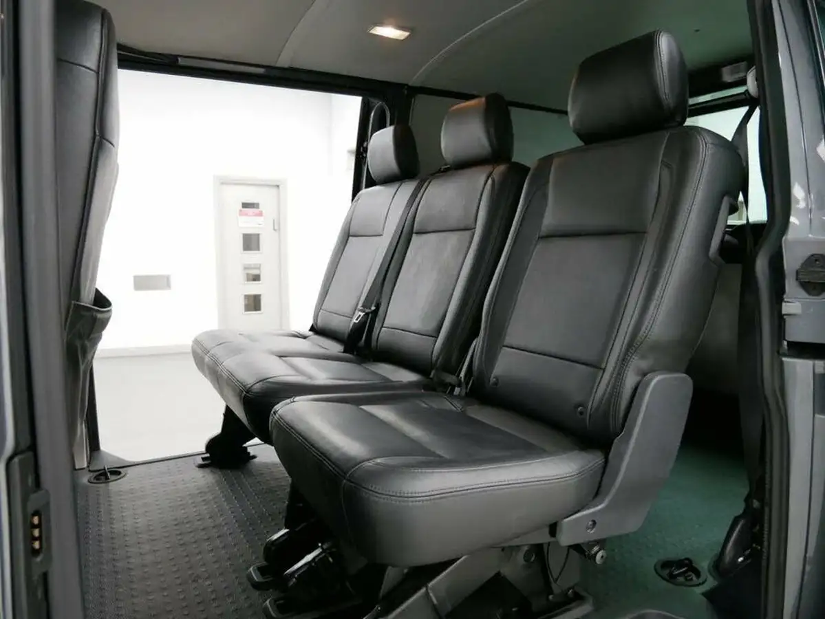 2017-volkswagen-transporter-20tdi-t32-startline-bmt-4motion-204pseu6-lwb-4motion-window-van-dsg-big-3