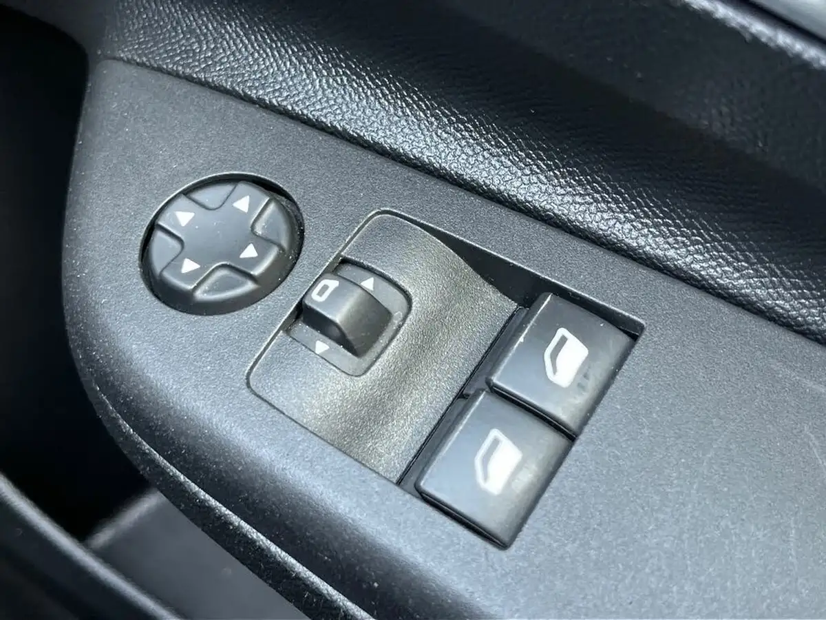 2021-vauxhall-corsa-12i-se-premium-big-25