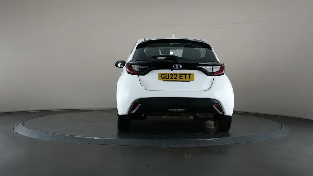 2022-toyota-yaris-15-vvt-i-icon-big-25