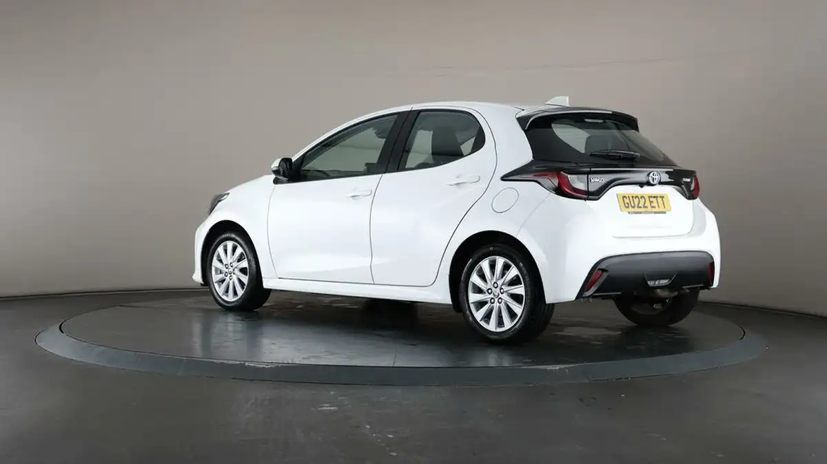 2022-toyota-yaris-15-vvt-i-icon-big-4