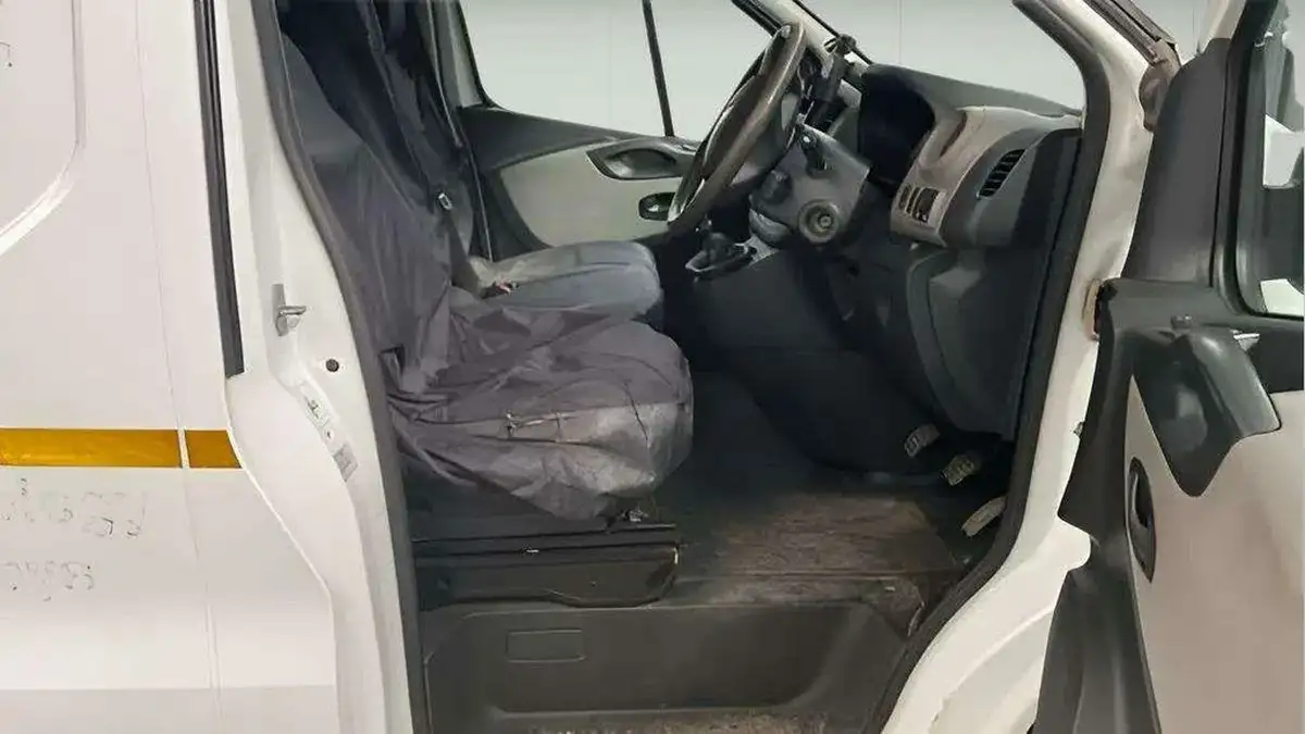 2019-renault-trafic-16dci-sl27-120-business-panel-big-2
