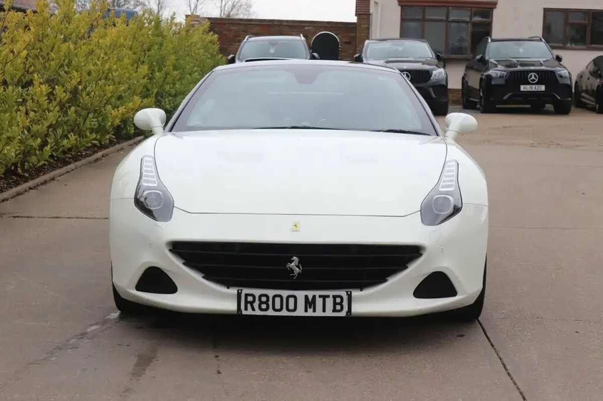 2015-ferrari-california-39-t-big-13