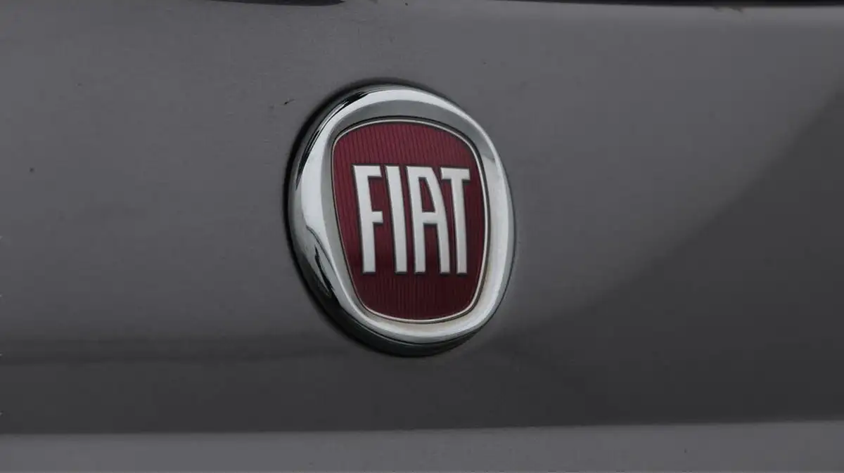 2020-fiat-500-10-lounge-big-21