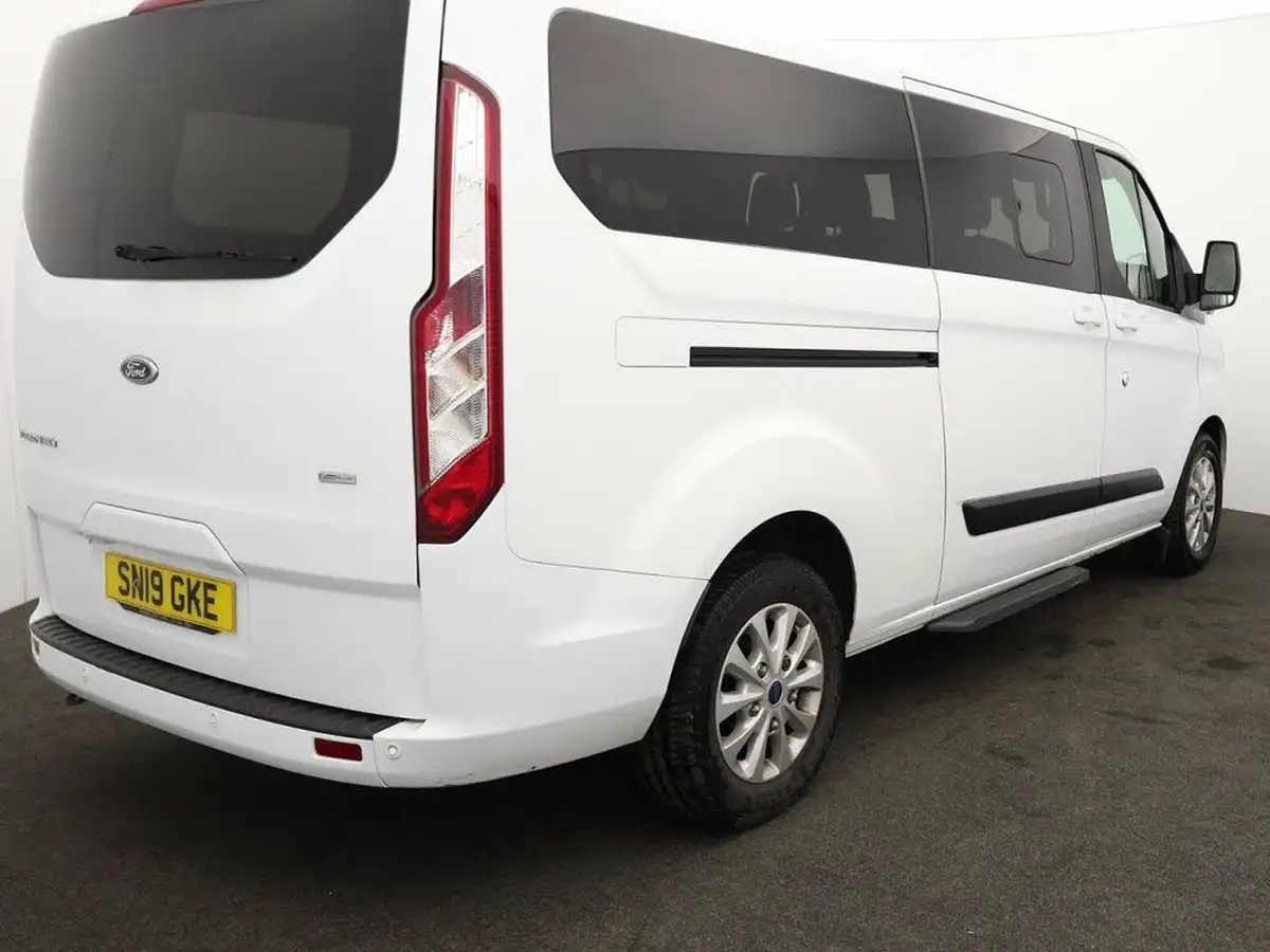 2019-ford-tourneo-custom-20tdci-320-l1-zetec-105ps-big-9