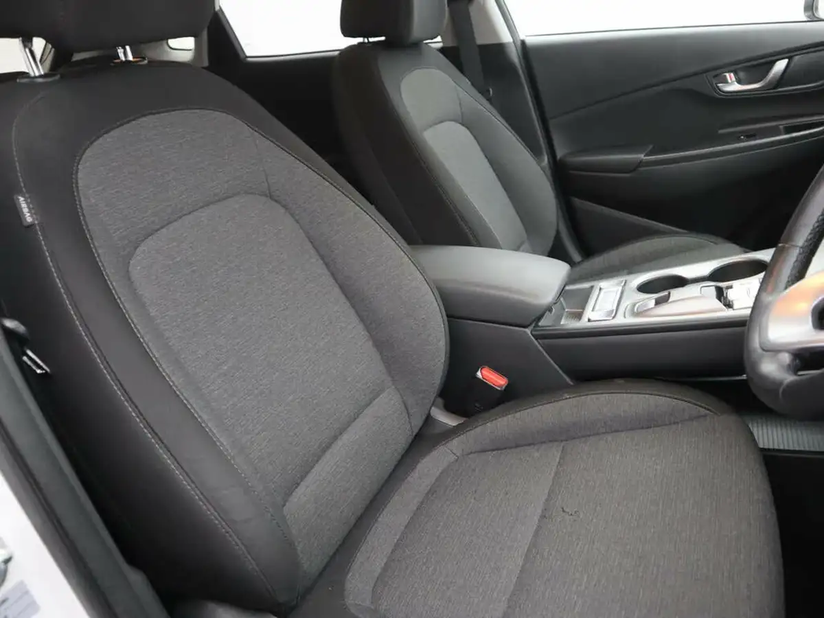 2022-hyundai-kona-e-premium-204ps-64kwh-7kw-obc-big-10