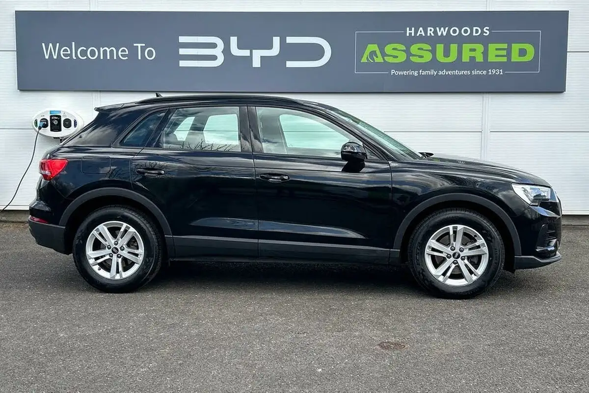 2022-audi-q3-15-35-tfsi-technik-cod-s-tronic-big-1