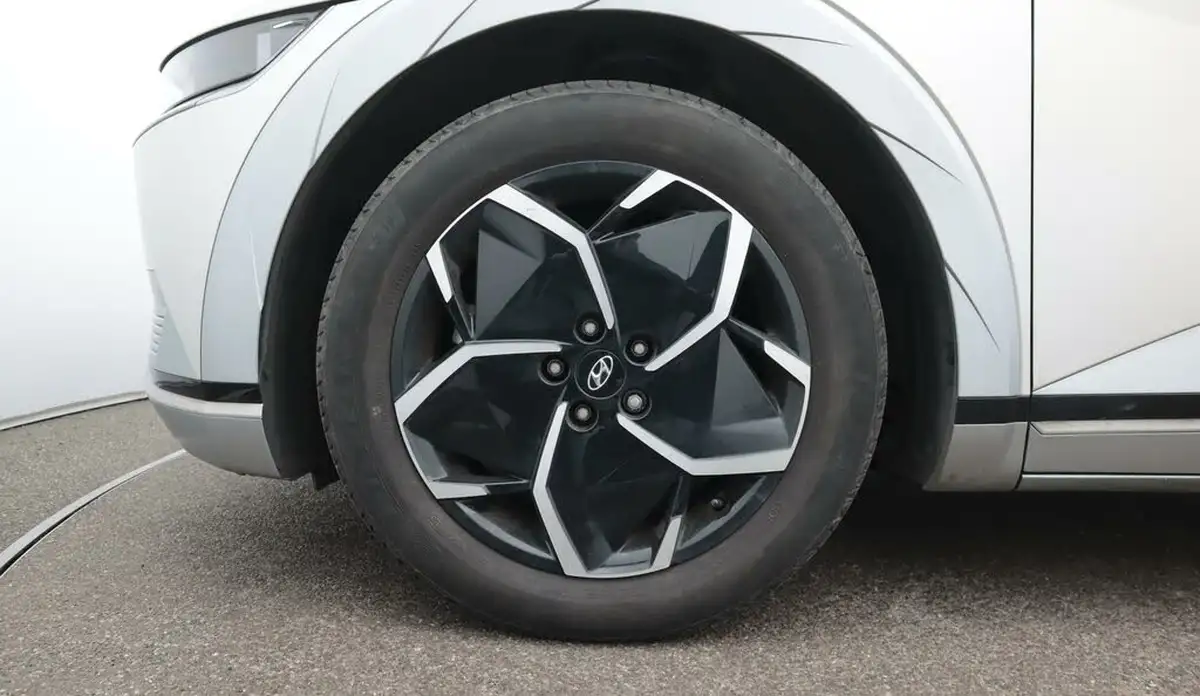 2022-hyundai-ioniq-5-e-premium-217ps-73kwh-rwd-big-18
