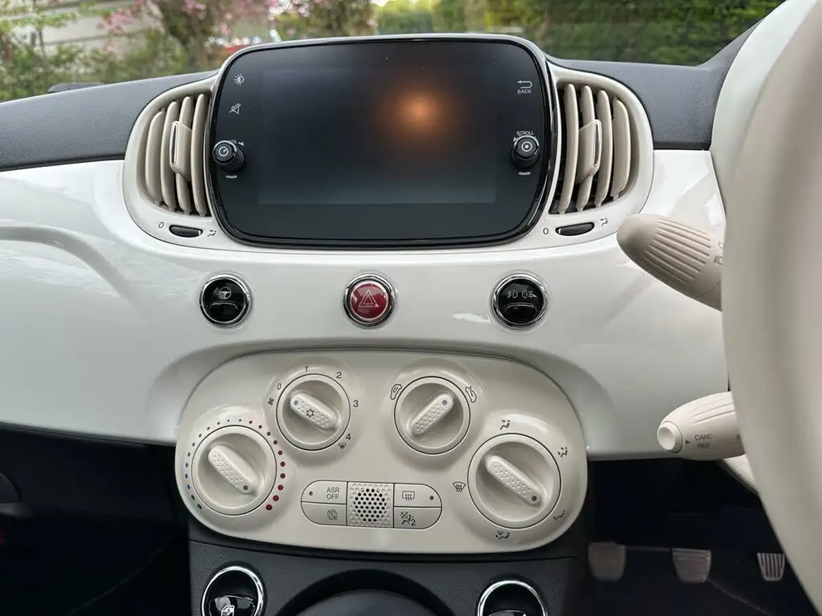 2021-fiat-500-10-lounge-big-28