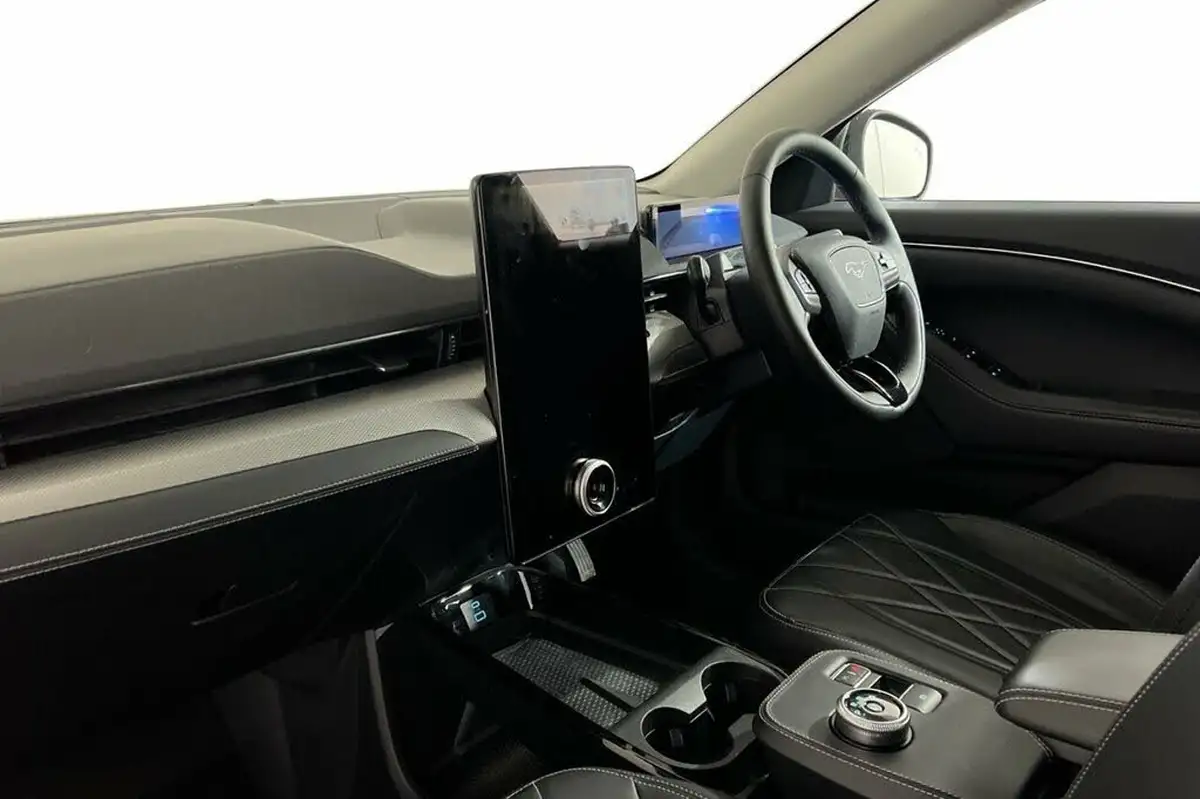 2023-ford-mustang-mach-e-big-10