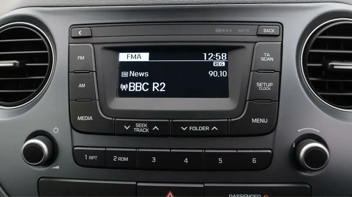 2019-hyundai-i10-10-s-big-11