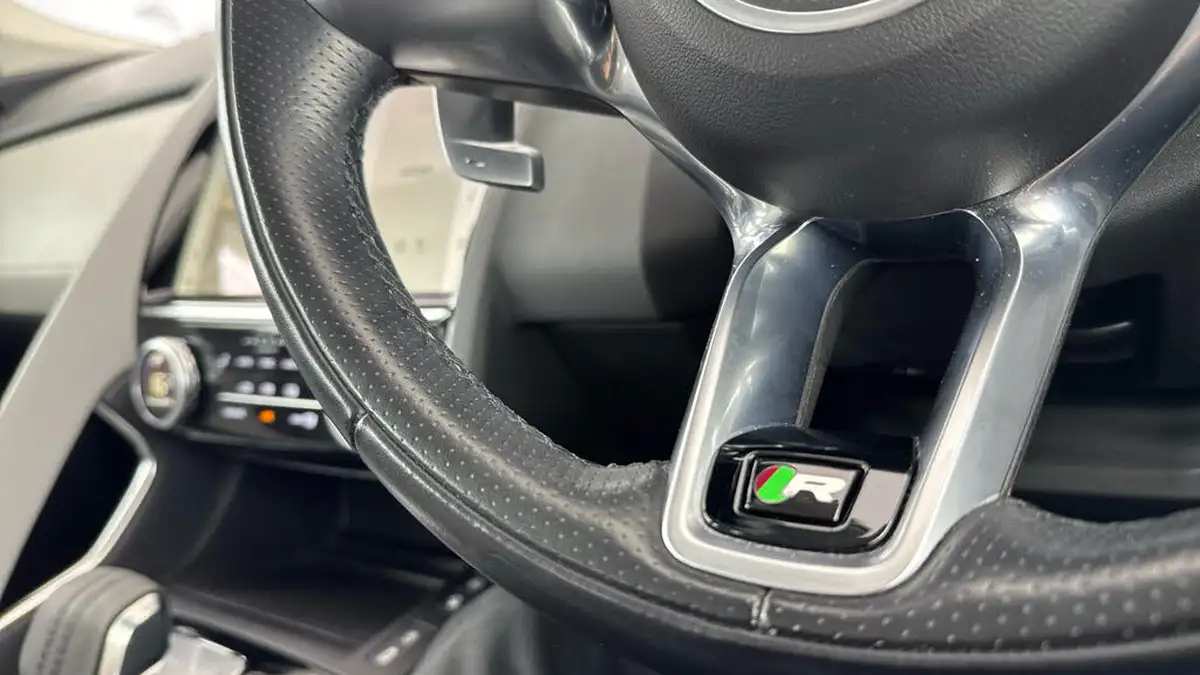 2021-jaguar-e-pace-15-p300e-r-dynamic-se-big-20