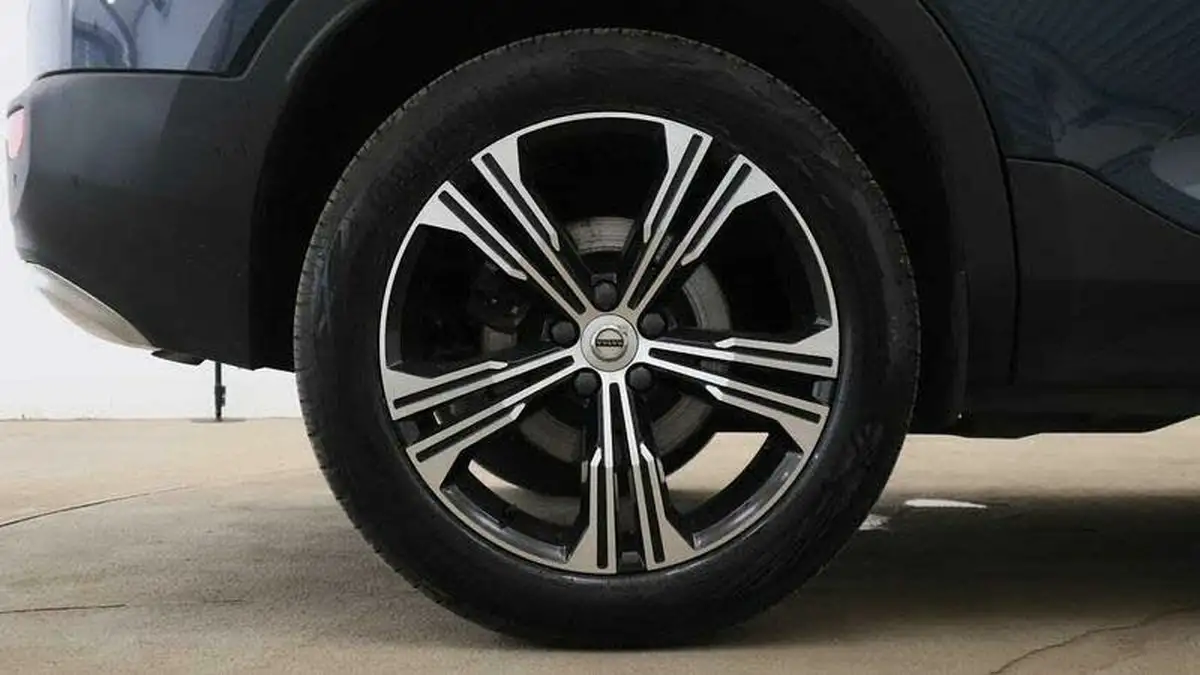 2022-volvo-xc40-20-b4-inscription-awd-big-19