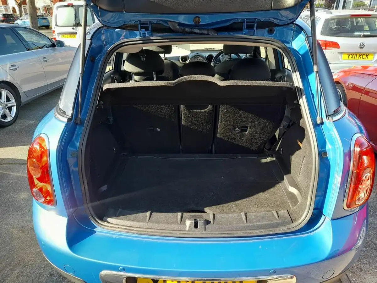 2011-mini-countryman-16-cooper-pepper-big-15