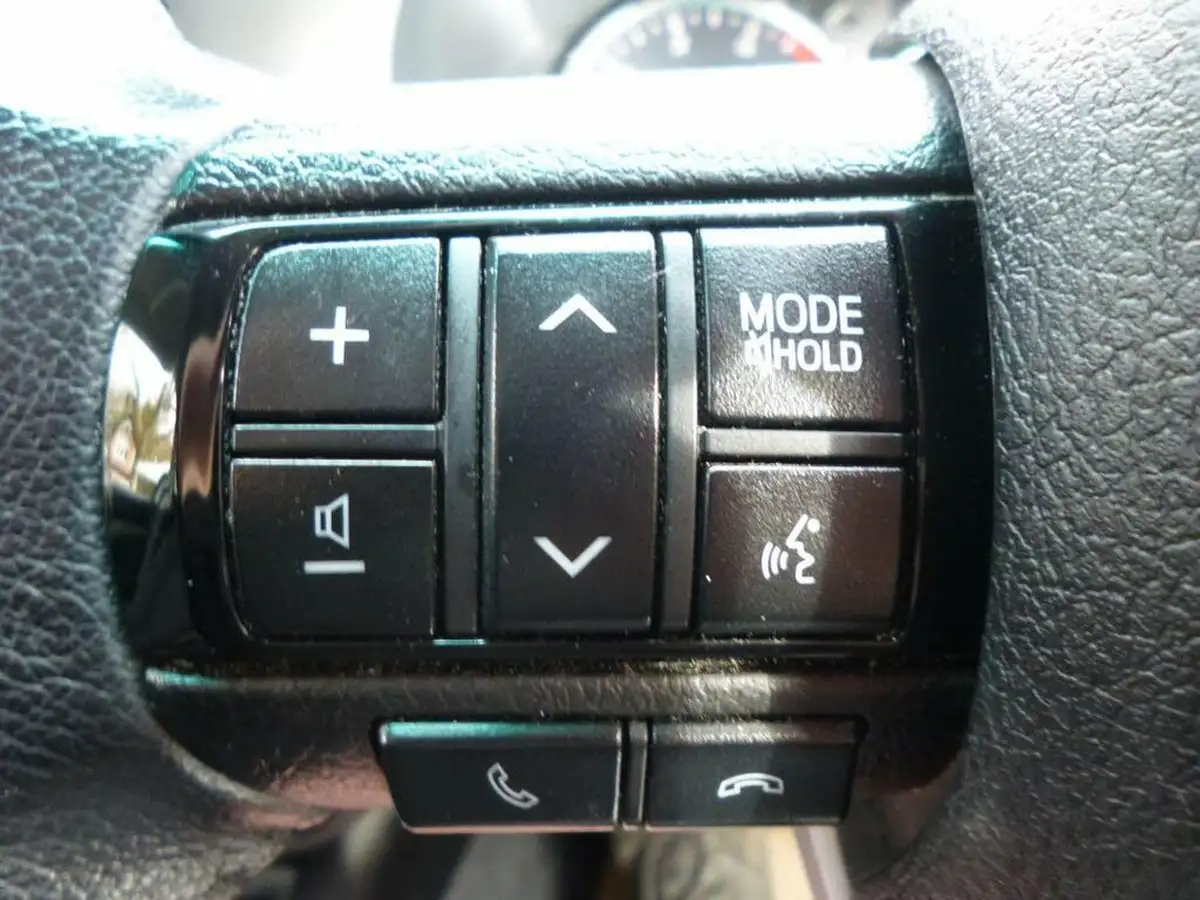 2021-toyota-hi-lux-24d-4d-invincible-150hpeu6d-big-60
