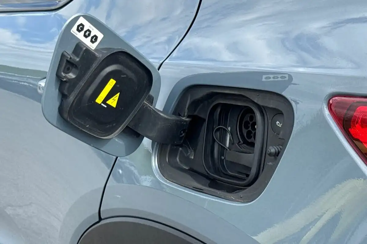 2022-volvo-xc40-e-twin-recharge-plus-big-36