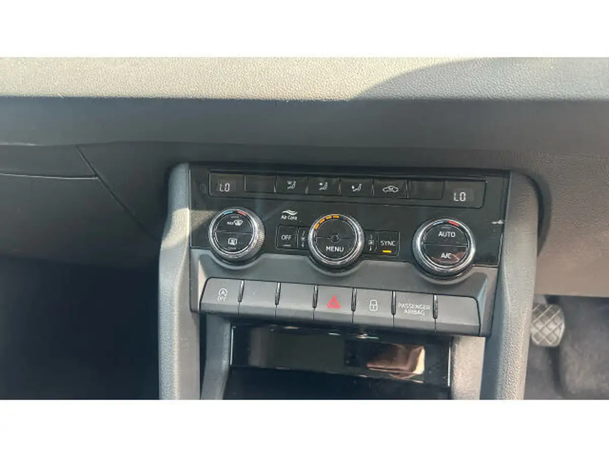 2025-skoda-karoq-10-tsi-se-drive-116ps-big-12