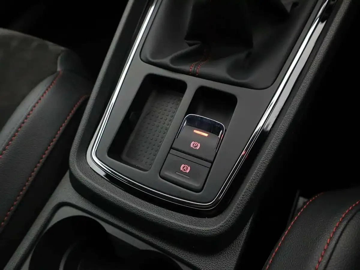 2020-seat-leon-15-tsi-evo-fr-black-edition-150ps-hatchback-dsg-big-35