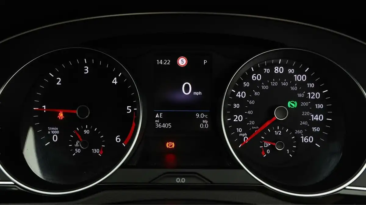 2021-volkswagen-passat-20tdi-se-nav-150ps-saloon-4d-dsg-big-9