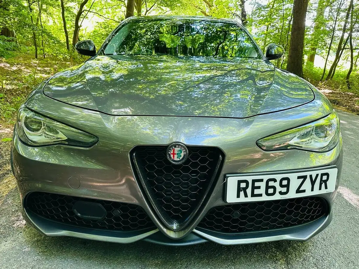 2019-alfa-romeo-giulia-20-veloce-big-55