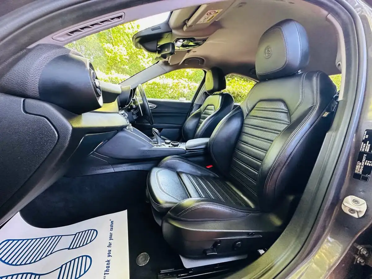 2019-alfa-romeo-giulia-20-veloce-big-7