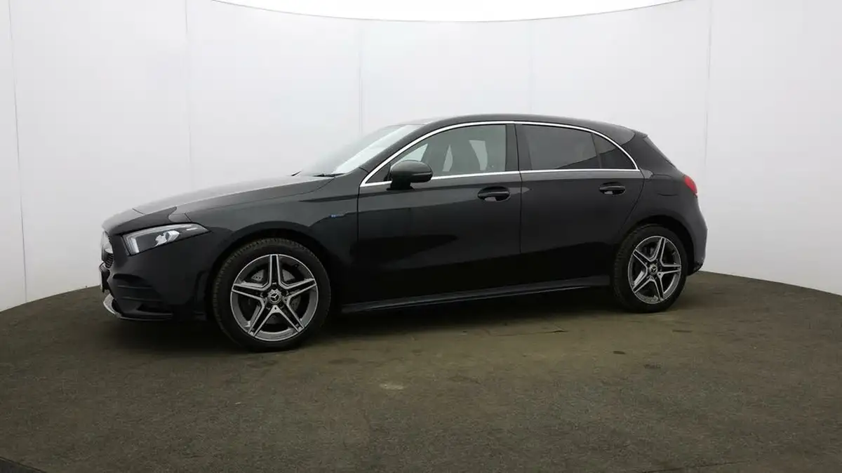 2021-mercedes-benz-a-class-13-a250e-amg-line-hatchback-5d-big-33