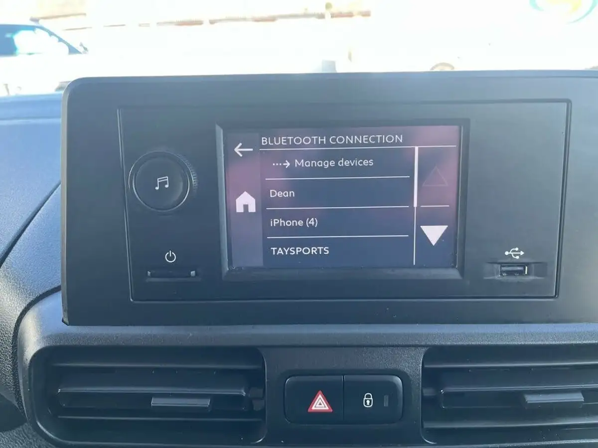 2022-toyota-proace-city-15d-active-big-25