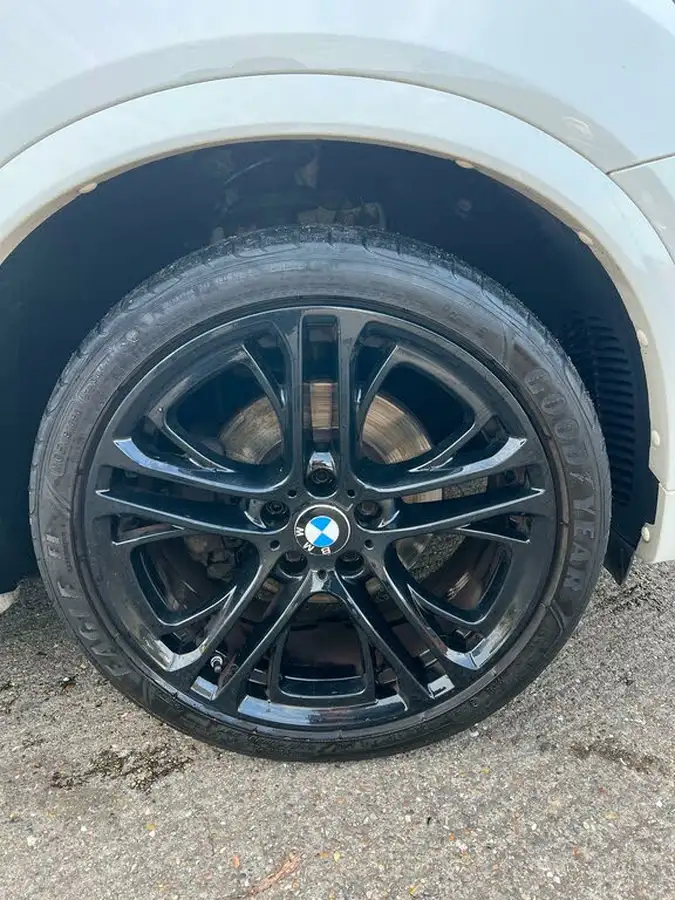 2015-bmw-x4-30td-xdrive30d-m-sport-big-10
