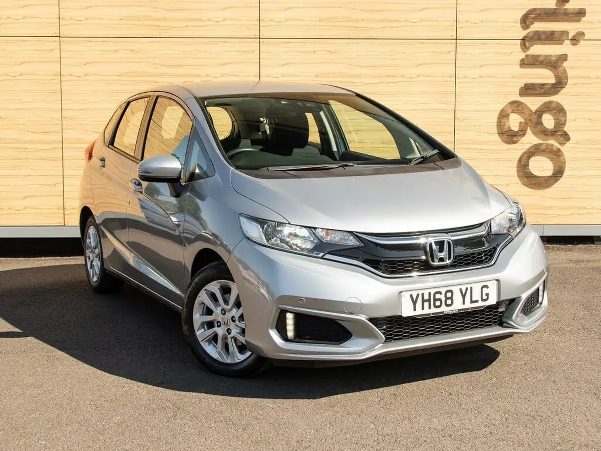 2018-honda-jazz-13-i-vtec-se-navi-cvt-big-0