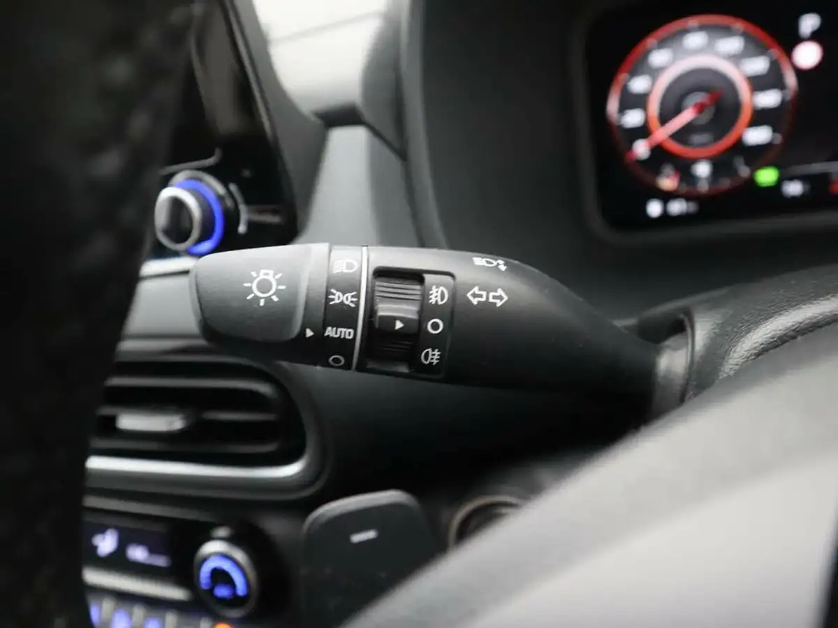 2022-hyundai-kona-16-gdi-premium-big-33