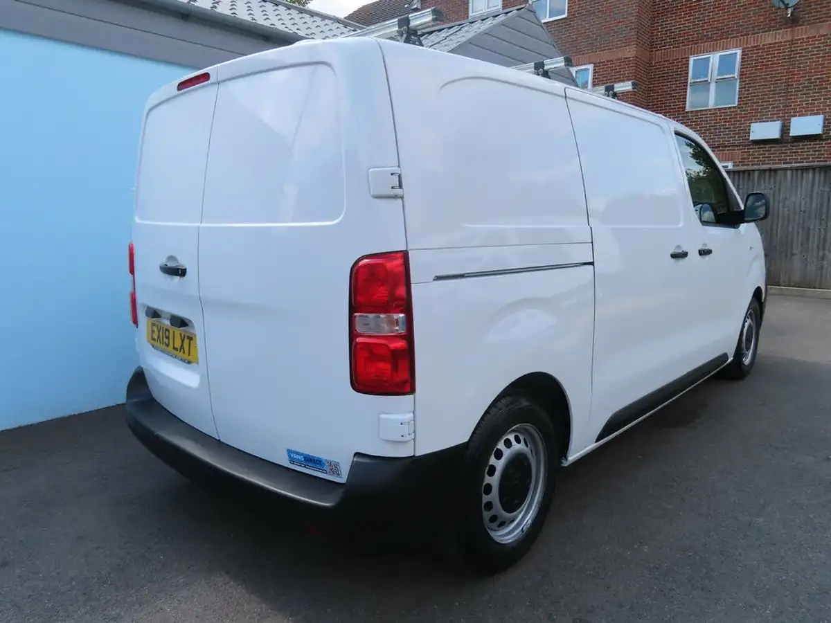 2019-citroen-dispatch-16bluehdi-x-m-1000-115pseu6-ss-big-21