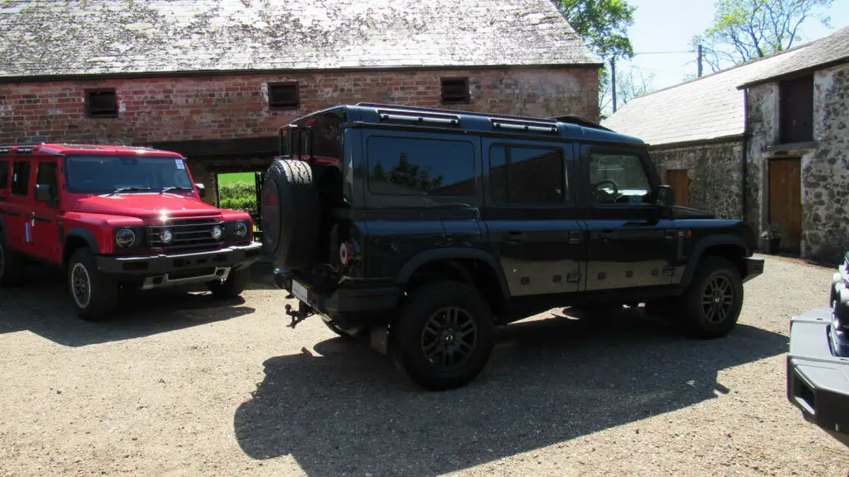2023-ineos-grenadier-30td-fieldmaster-edition-249ps-4x4-station-wagon-5d-auto-big-6