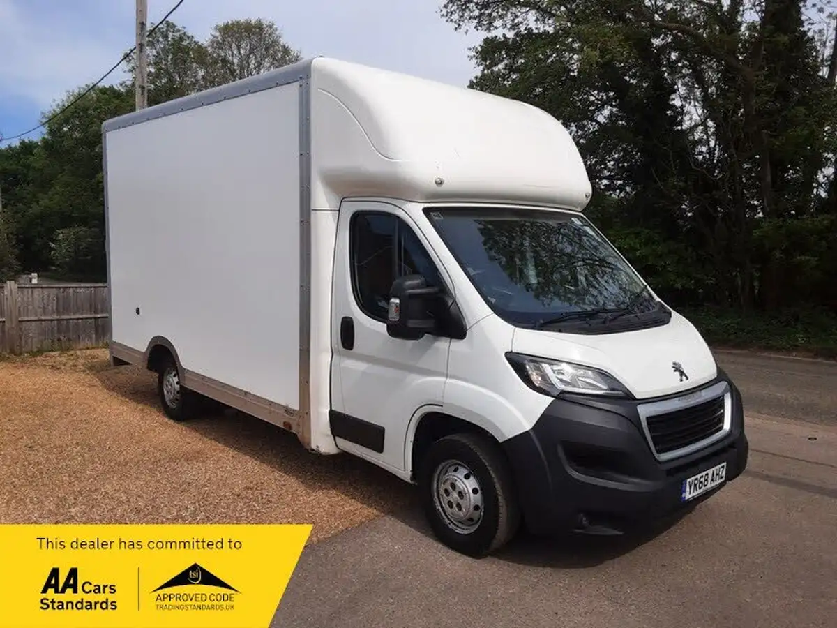 2018-peugeot-boxer-20-bluehdi-professional-335-l3-h2-big-0