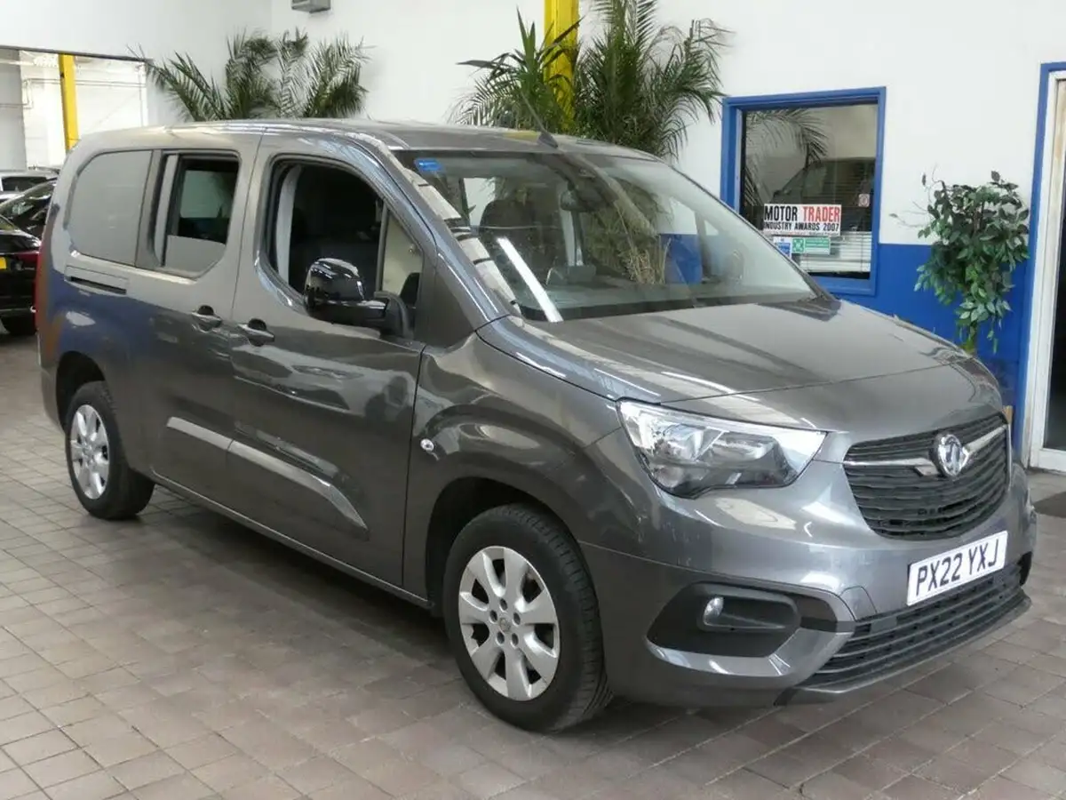 2022-vauxhall-combo-life-15-se-xl-100ps-big-12