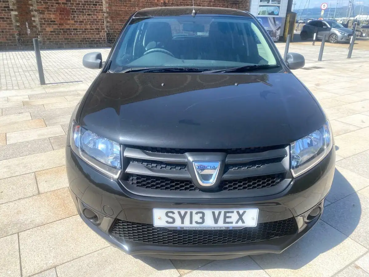 2013-dacia-sandero-12-ambiance-big-1
