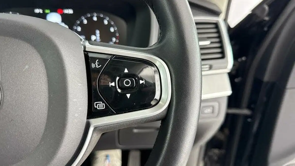 2022-volvo-xc90-20-b5-momentum-big-20