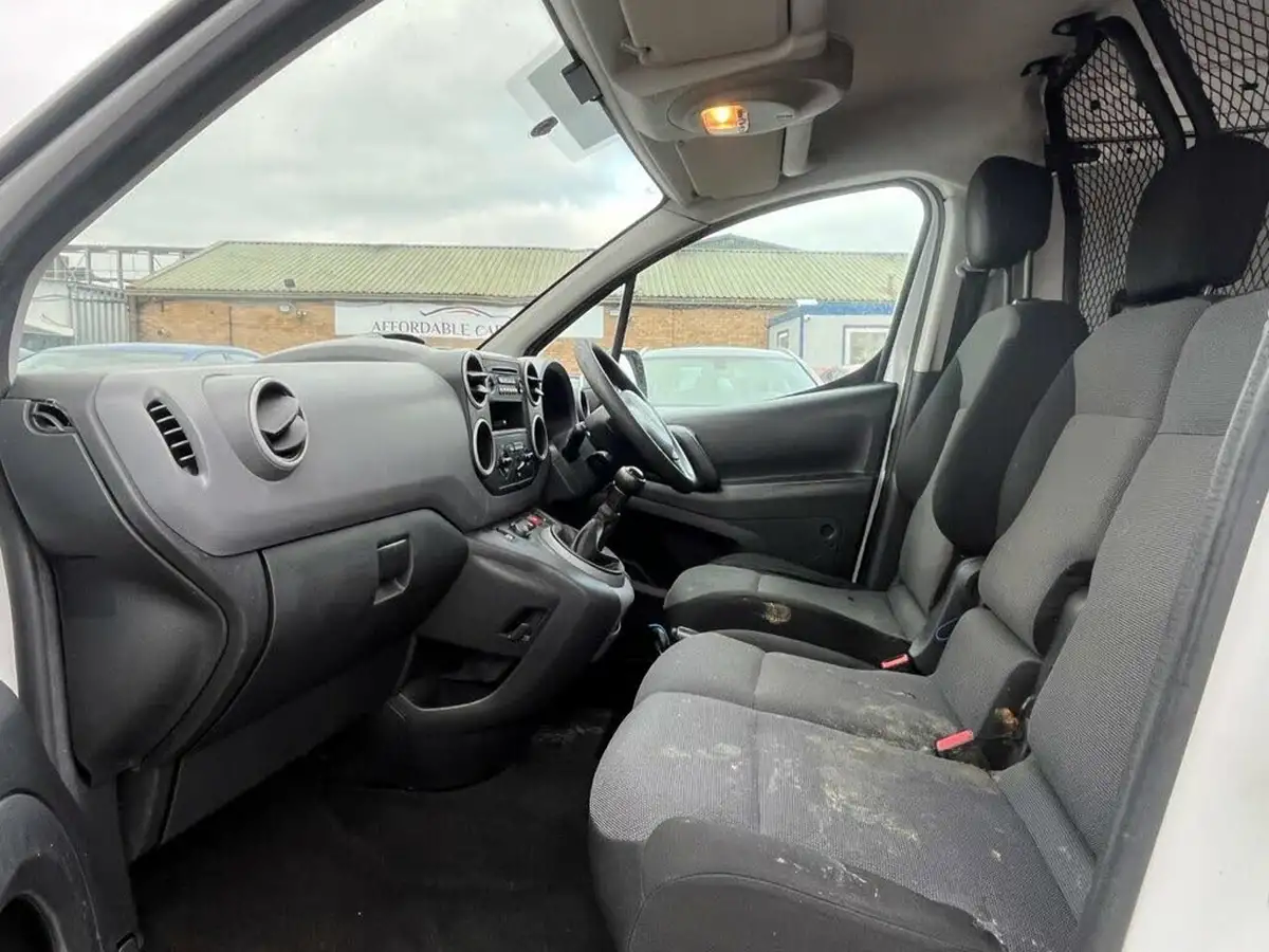 2018-citroen-berlingo-16td-l2-750-lx-panel-big-6