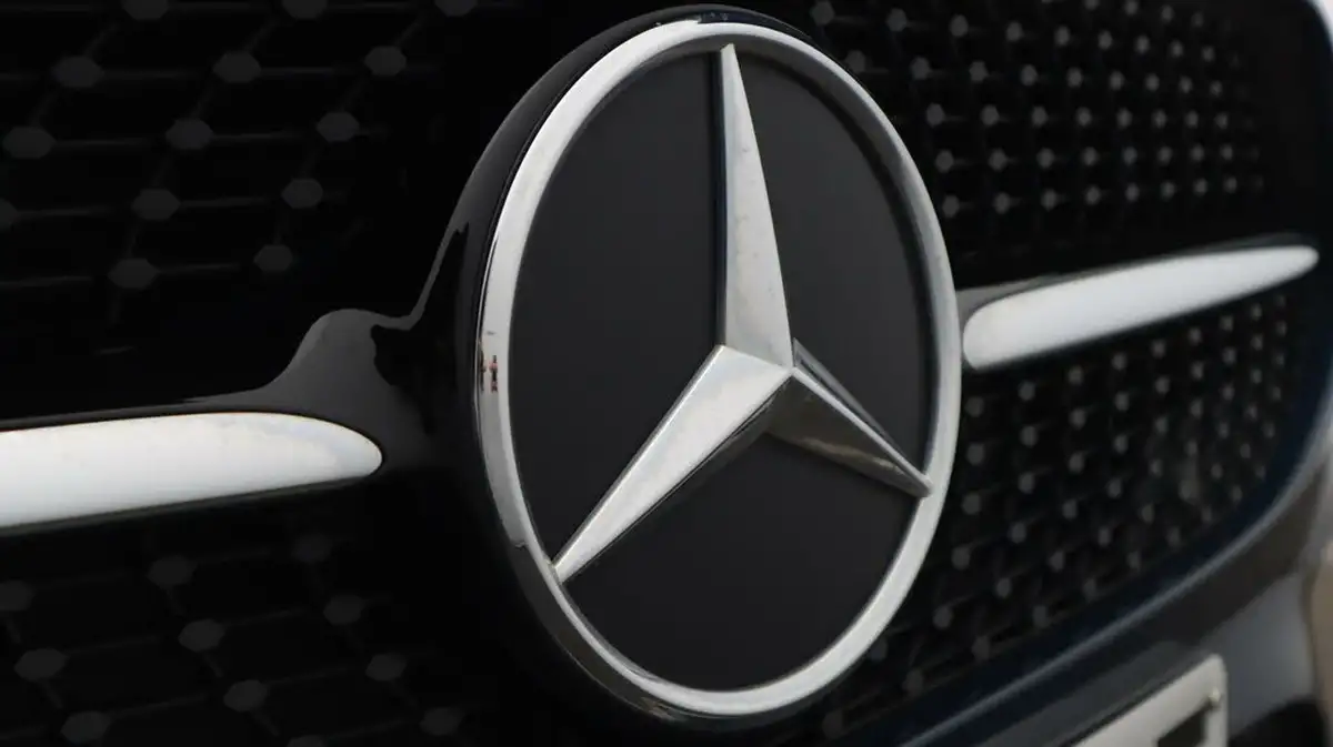 2020-mercedes-benz-a-class-20d-a200d-exclusive-edition-big-24