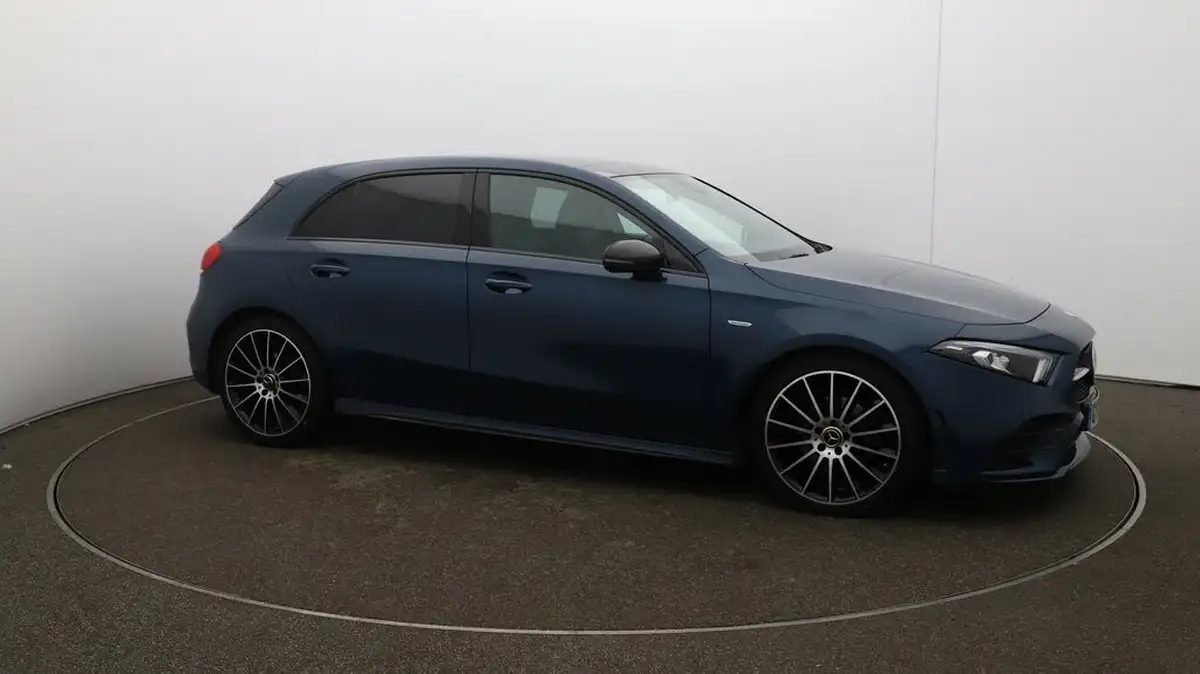 2020-mercedes-benz-a-class-20d-a200d-exclusive-edition-big-48