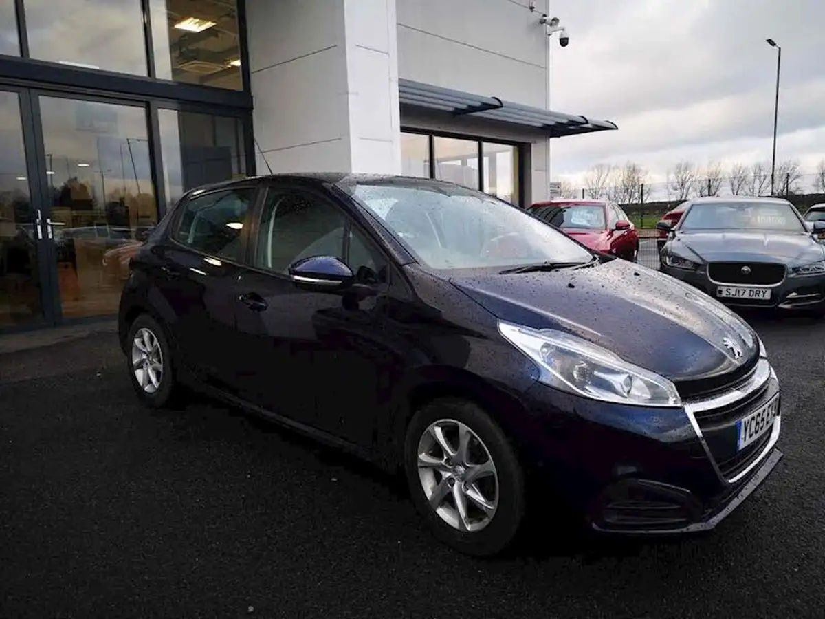 2015-peugeot-208-10-puretech-active-5d-big-6