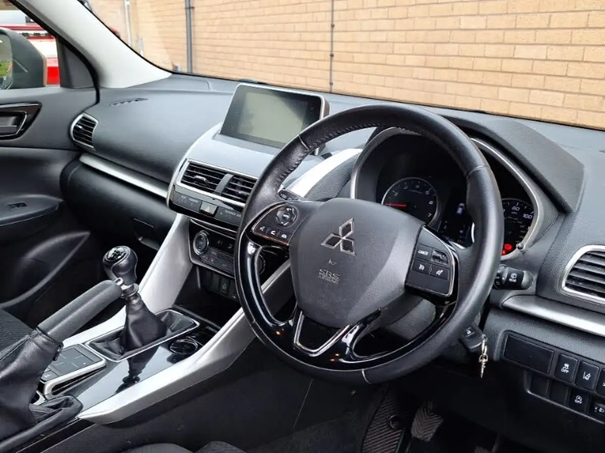 2018-mitsubishi-eclipse-cross-15-2-big-10