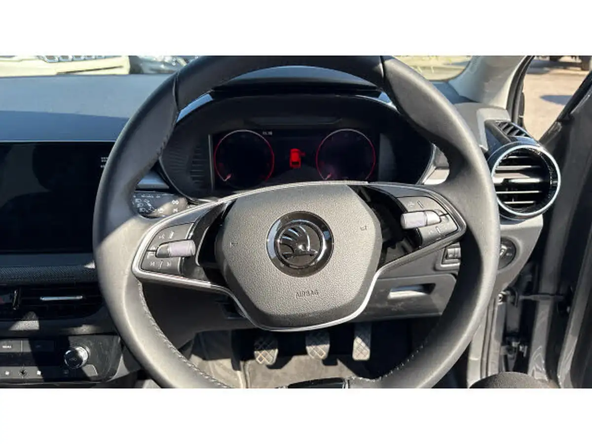 2025-skoda-fabia-10-tsi-design-edition-95ps-big-9