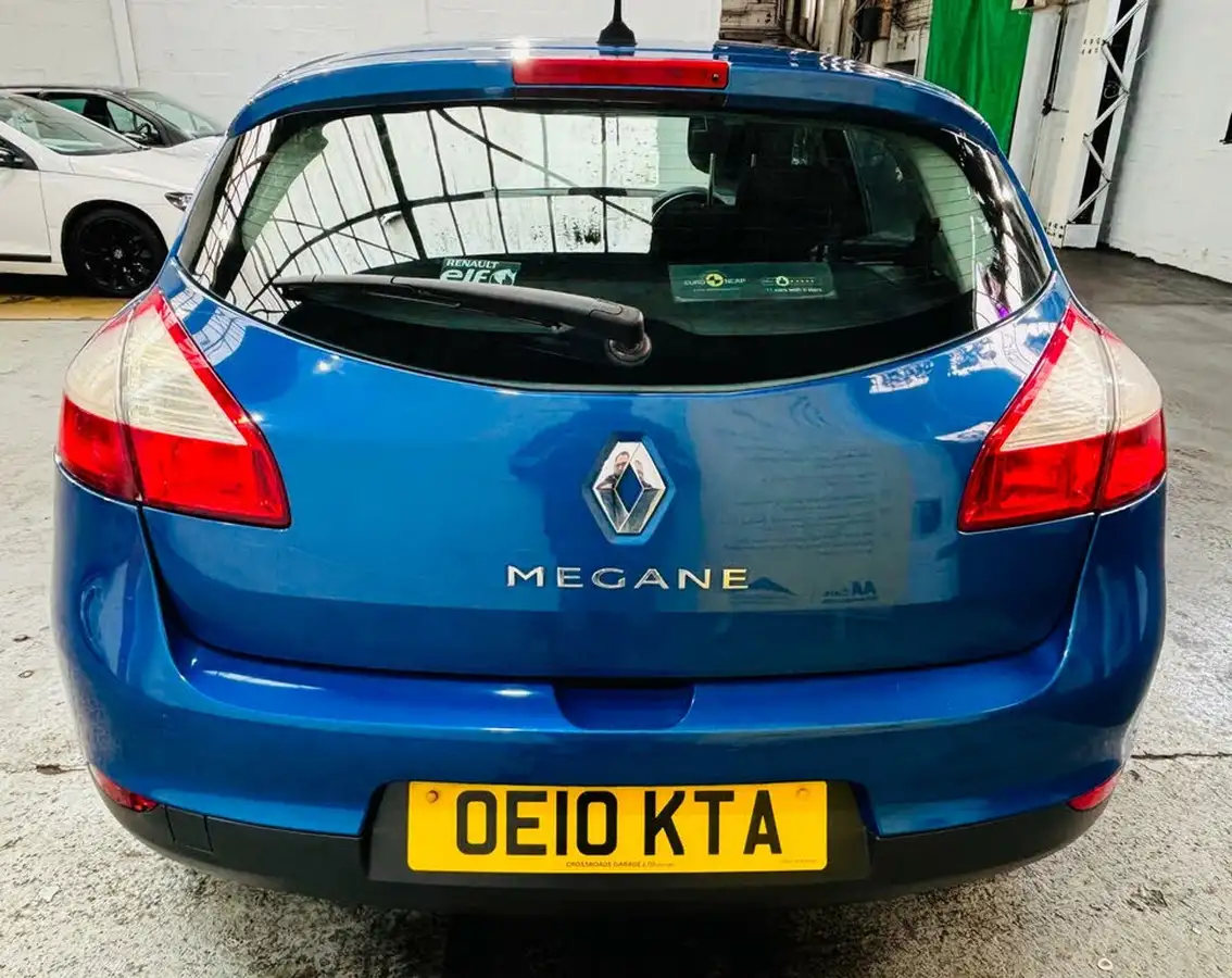 2010-renault-megane-16-dynamique-tom-tom-110bhp-hatchback-5d-big-5