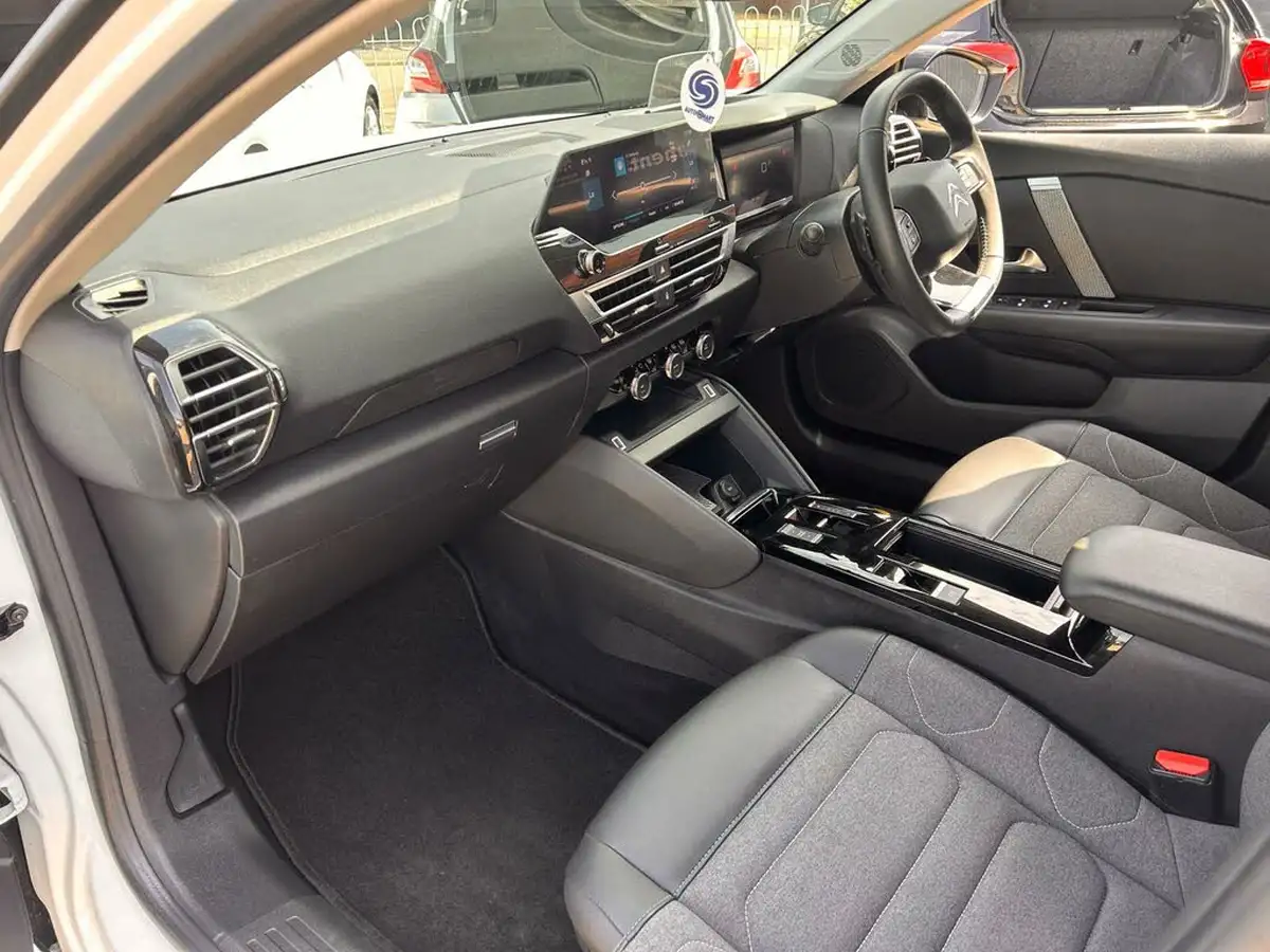 2022-citroen-c4-12-puretech-sense-plus-eat8-big-13