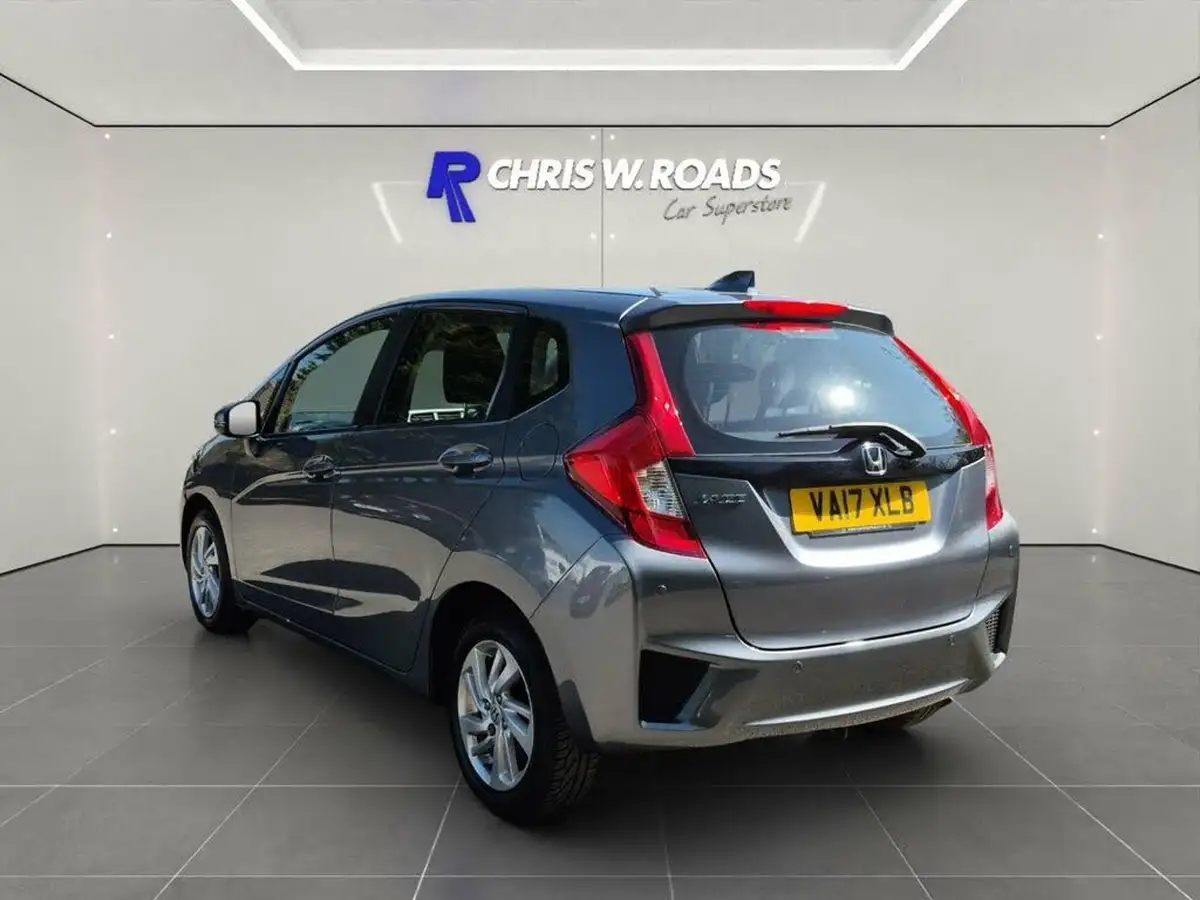 2017-honda-jazz-13-i-vtec-se-cvt-big-1